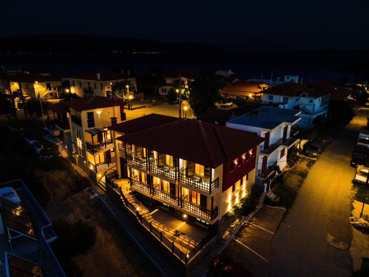 Helianthus Guesthouse Амолиани Экстерьер фото