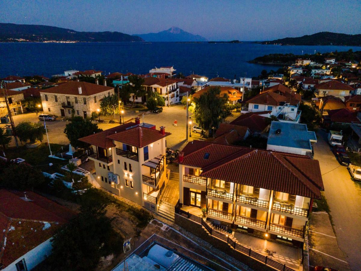 Helianthus Guesthouse Амолиани Экстерьер фото