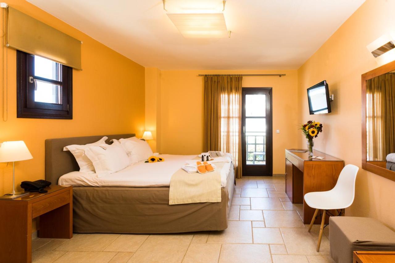 Helianthus Guesthouse Амолиани Экстерьер фото